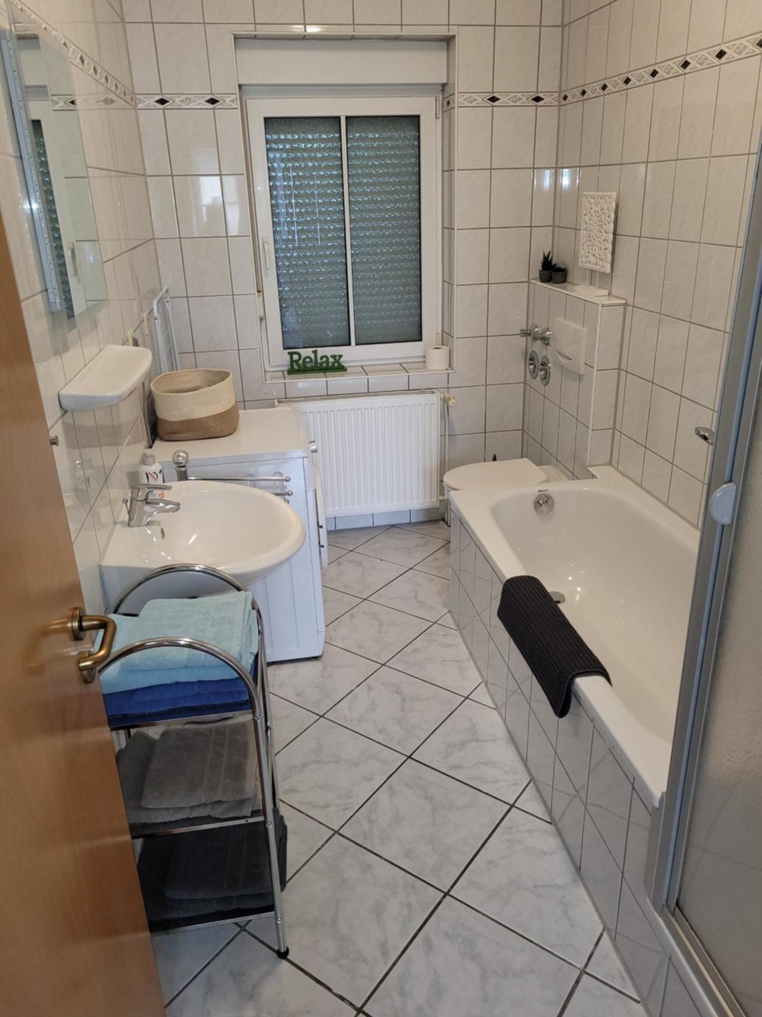 Wohnung In Oberhausen: Zentral & Ruhig, Eigener Eingang Oberhausen  Exterior photo